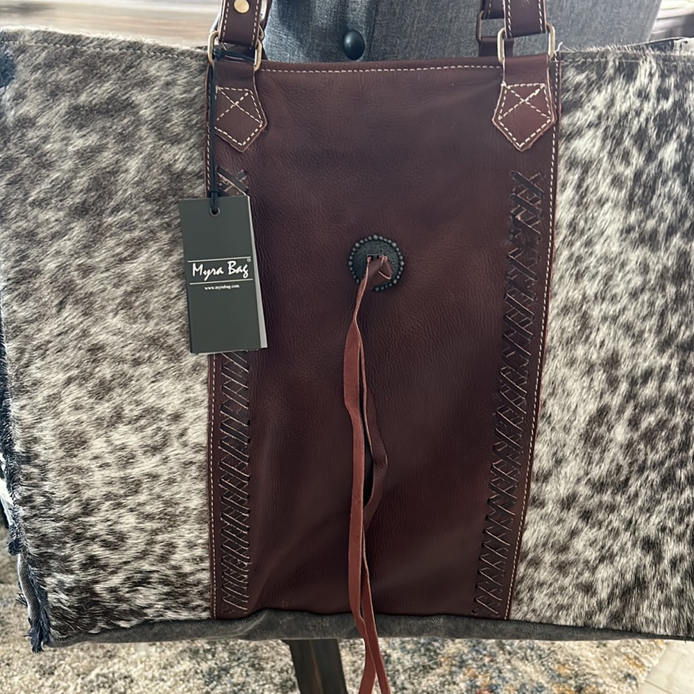 Sold!!! Myra boho/western weekender with amazing chocolate leather!!! - Picture 3 of 7